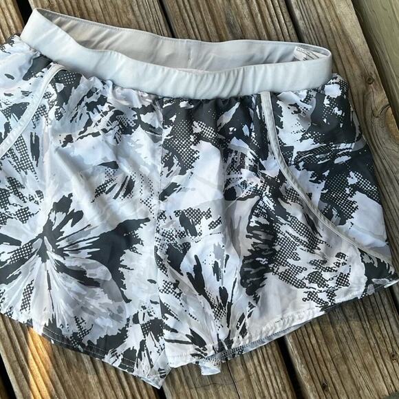 Nike Heat Gear with undies, elastic waistband. Women's size M, Loose shorts - Picture 3 of 6